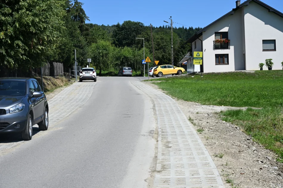 Zakończono modernizację drogi Rupniów – Bednarki - zdjęcie 5