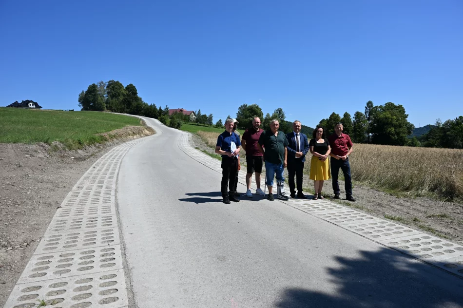 Zakończono modernizację drogi Rupniów – Bednarki - zdjęcie 17