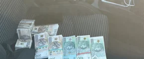 Złapali „odbieraka” z gotówką w taksówce. Wiózł 100 tysięcy złotych skradzionych seniorom - zdjęcie główne