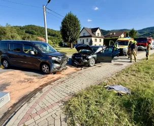 Policja: 42-latek prawdopodobnie zasnął za kierownicą - zdjęcie główne