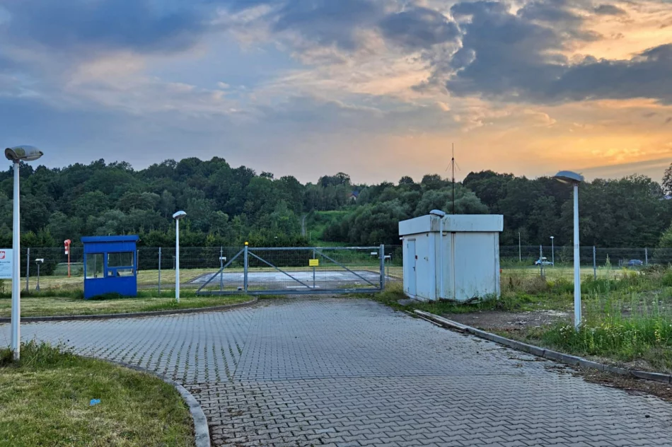 Śmigłowce LPR przez kilka miesięcy będą lądować na boisku - zdjęcie 3