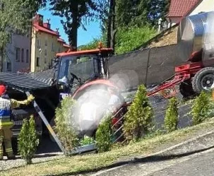 Mężczyzna przejechany przez staczający się ciągnik, lądował śmigłowiec LPR - zdjęcie główne
