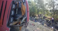 Magyar: 12 osób zabitych i co najmniej 10 poważnie rannych w wypadku polskiego autokaru (zdjęcia) - zdjęcie 2