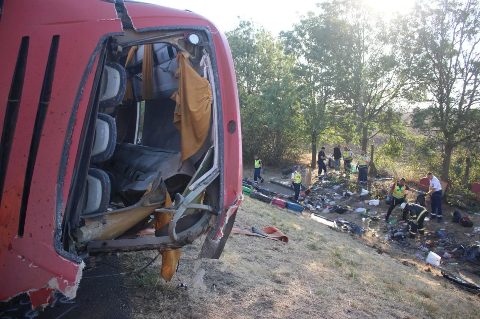 Magyar: 12 osób zabitych i co najmniej 10 poważnie rannych w wypadku polskiego autokaru (zdjęcia) - zdjęcie 2