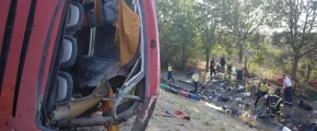 Wypadek autokaru na Węgrzech: 12 osób zginęło, 10 jest w bardzo ciężkim stanie - zdjęcie główne