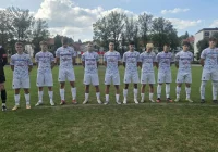 Limanovia walczyła z rezerwami Cracovii. Goście kończyli w liczebnym osłabieniu, ale zdobyli komplet punktów. - zdjęcie główne