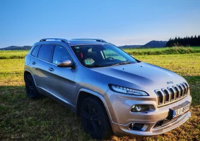 Sprzedam Jeep Cherokee, 2017 r., bogata wersja Overland - Zdjęcie główne