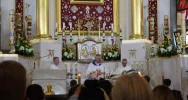 Kwiaty i znicze przed wyjątkową tablicą (ZDJĘCIA) - zdjęcie 4