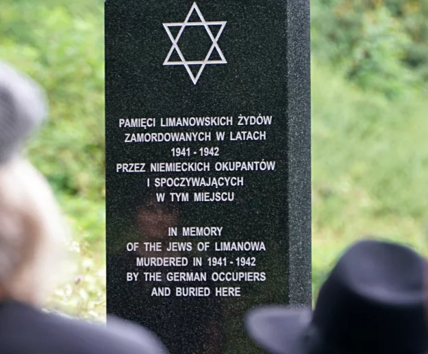 Spoczęli na leśnej polanie. Ofiary zbrodni po 84 latach doczekały się pomnika (ZDJĘCIA, WIDEO) - zdjęcie główne