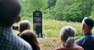 Spoczęli na leśnej polanie. Ofiary zbrodni po 84 latach doczekały się pomnika (ZDJĘCIA, WIDEO) - zdjęcie 2