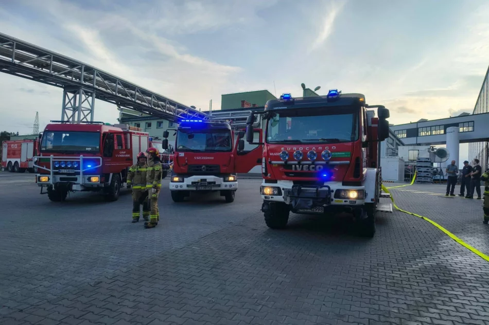 Pożar w hali zakładu - zdjęcie 2