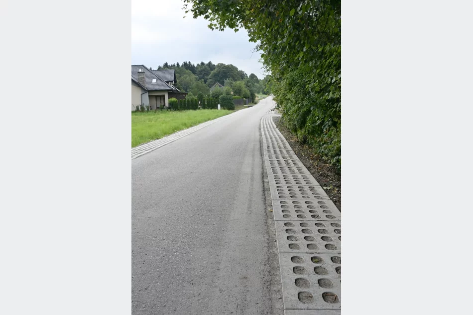 Przebudowa drogi Jabłoniec – Raszówki - zdjęcie 9