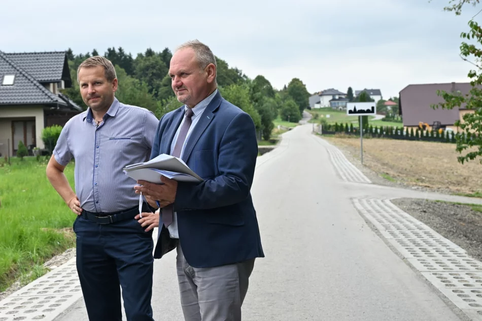 Przebudowa drogi Jabłoniec – Raszówki - zdjęcie 12