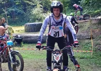 Motocyklowe akrobacje w Limanowej. Zbliża się bardzo interesujące widowisko. - zdjęcie główne