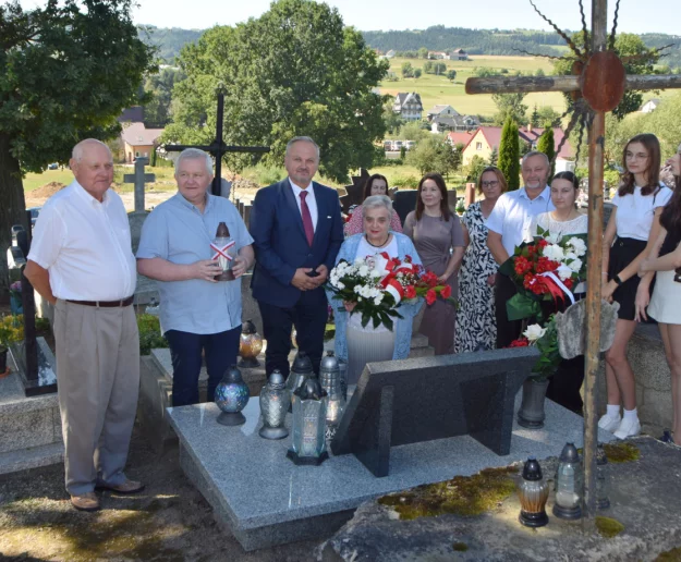 Pamiętali o poruczniku, który poległ w wojnie z bolszewikami - zdjęcie główne
