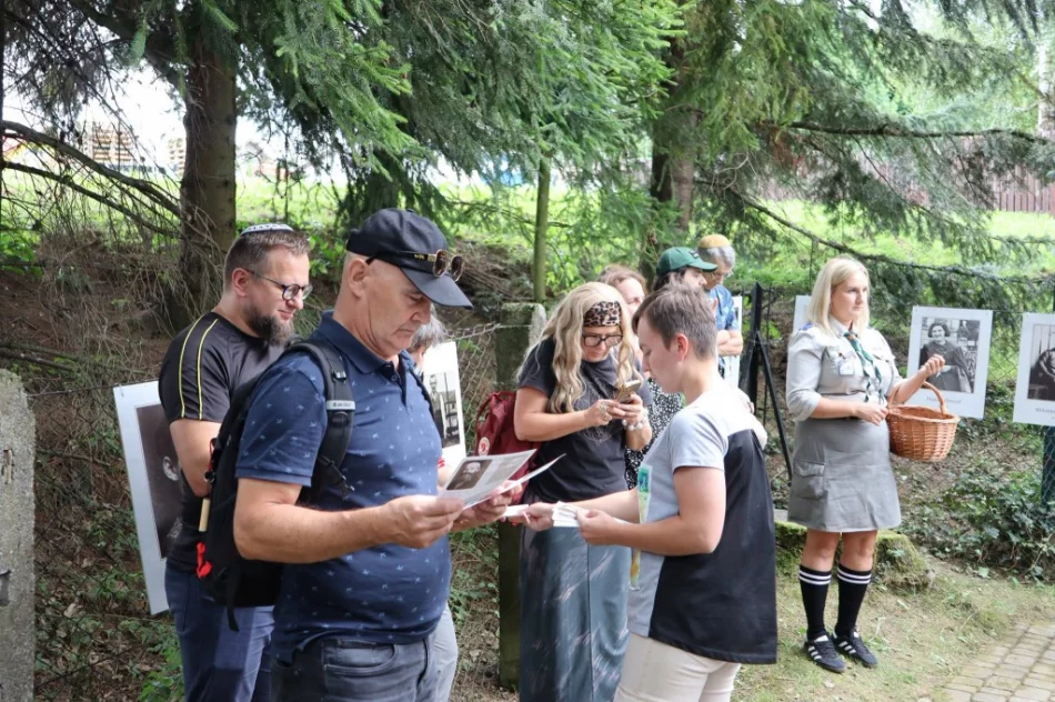 Odczytano nazwiska 212 ofiar zbrodni - zdjęcie 16