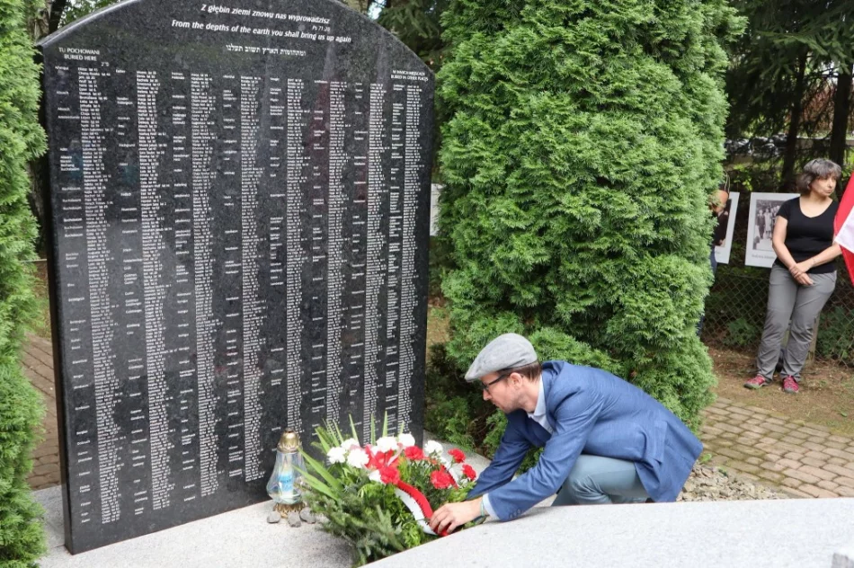 Odczytano nazwiska 212 ofiar zbrodni - zdjęcie 17