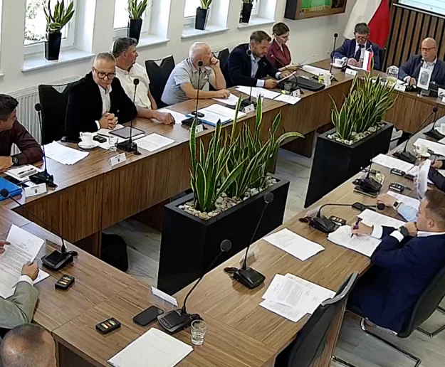 Koniec dopłat za uchodźców. Teraz radny chce odszkodowań - zdjęcie główne