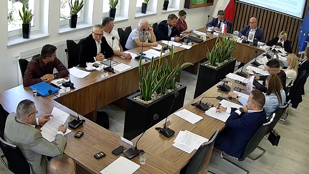 Koniec dopłat za uchodźców. Teraz radny chce odszkodowań