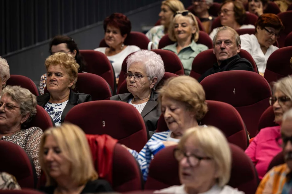 Odbyły się konsultacje społeczne Polityki Senioralnej Miasta Limanowa – ważny głos seniorów w sprawach miasta - zdjęcie 11