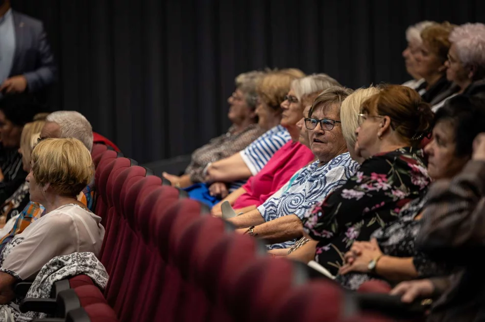 Odbyły się konsultacje społeczne Polityki Senioralnej Miasta Limanowa – ważny głos seniorów w sprawach miasta - zdjęcie 19