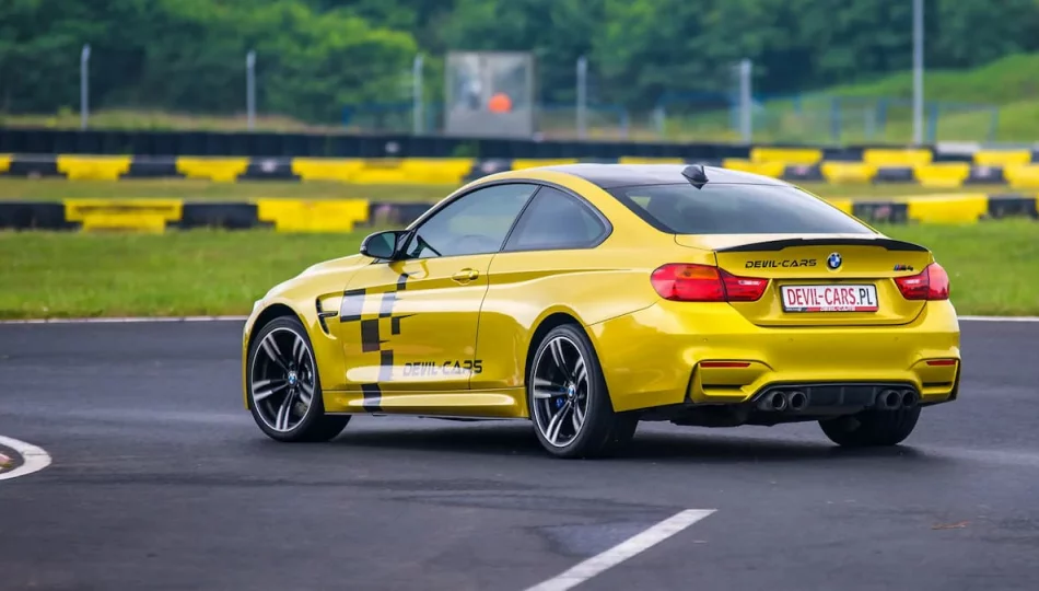 Co kupić miłośnikowi motoryzacji, który ma już wszystko? Jazdę BMW M4! - zdjęcie 1