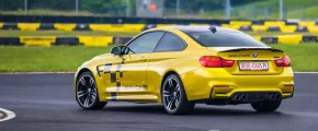 Co kupić miłośnikowi motoryzacji, który ma już wszystko? Jazdę BMW M4! - zdjęcie główne