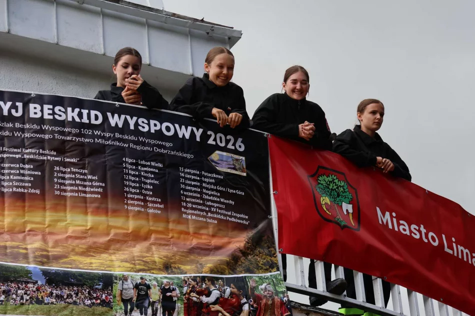 Wspólna wędrówka i spotkanie turystów na Miejskiej Górze - zdjęcie 13