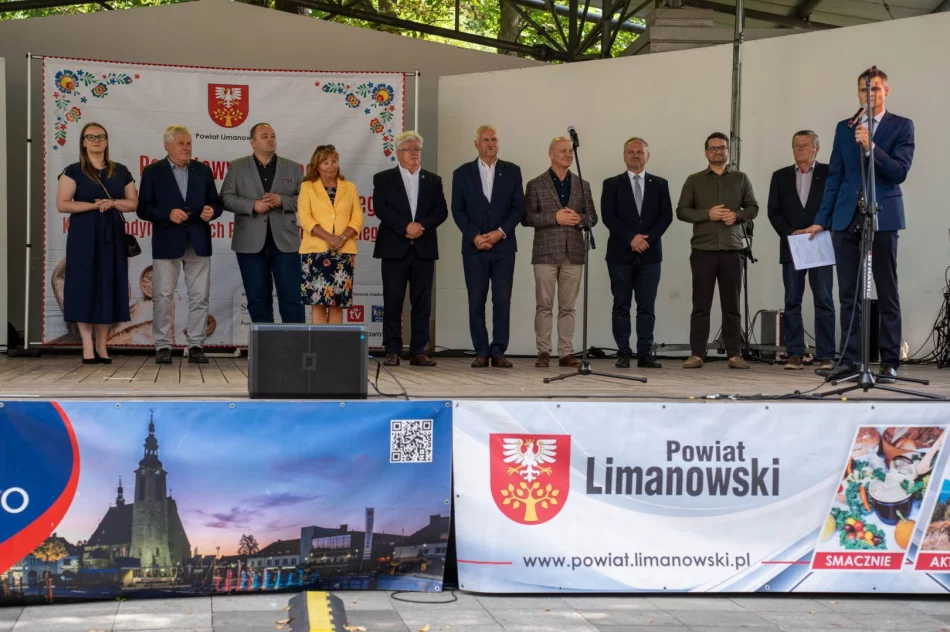 Gospodynie przedstawiły śpiew, obrzędy i lokalne smaki (ZDJĘCIA) - zdjęcie 12