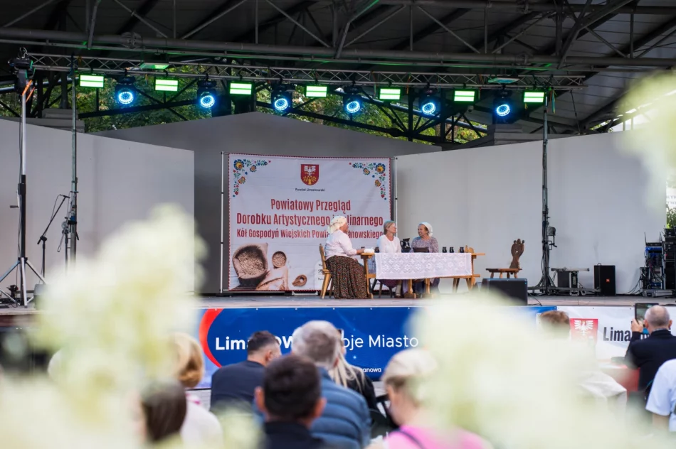 Gospodynie przedstawiły śpiew, obrzędy i lokalne smaki (ZDJĘCIA) - zdjęcie 21