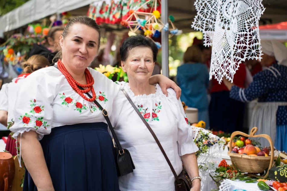 Gospodynie przedstawiły śpiew, obrzędy i lokalne smaki (ZDJĘCIA) - zdjęcie 23