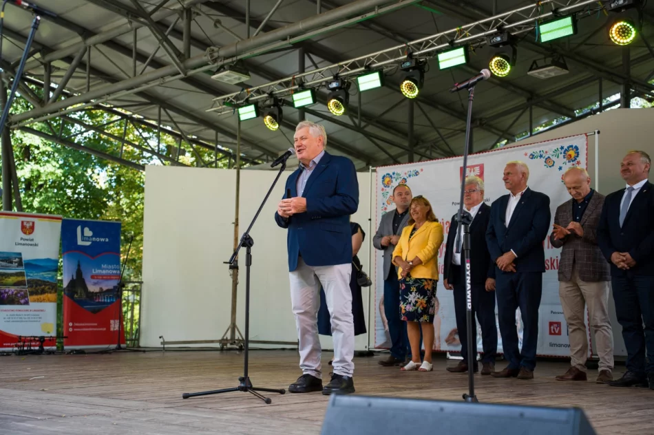 Gospodynie przedstawiły śpiew, obrzędy i lokalne smaki (ZDJĘCIA) - zdjęcie 24