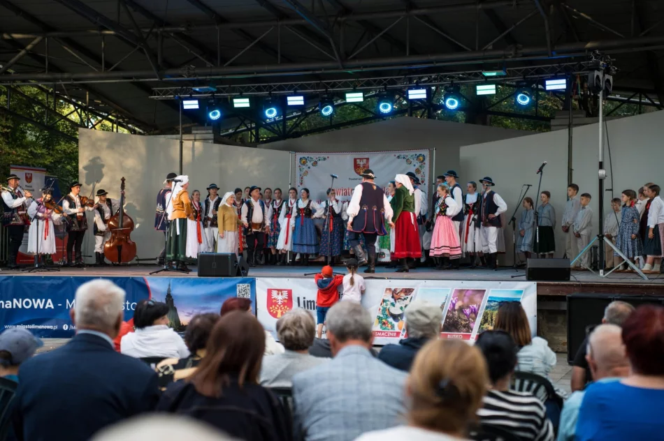 Gospodynie przedstawiły śpiew, obrzędy i lokalne smaki (ZDJĘCIA) - zdjęcie 30