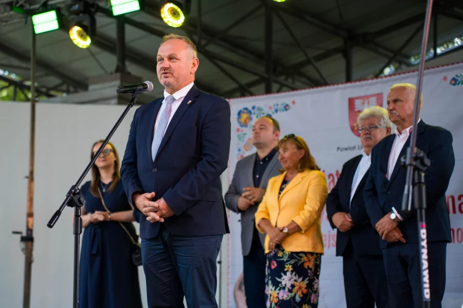 Gospodynie przedstawiły śpiew, obrzędy i lokalne smaki (ZDJĘCIA) - zdjęcie 39