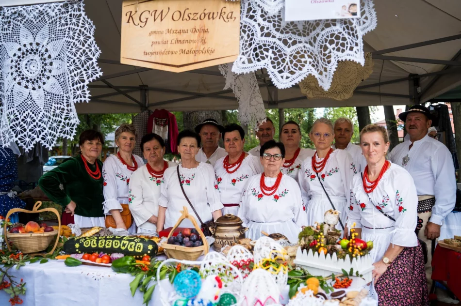 Gospodynie przedstawiły śpiew, obrzędy i lokalne smaki (ZDJĘCIA) - zdjęcie 60