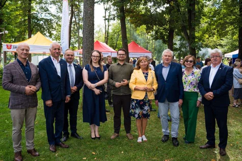 Gospodynie przedstawiły śpiew, obrzędy i lokalne smaki (ZDJĘCIA) - zdjęcie 75