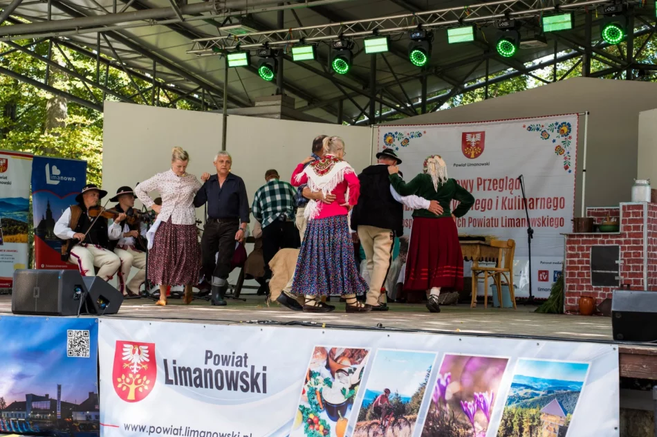 Gospodynie przedstawiły śpiew, obrzędy i lokalne smaki (ZDJĘCIA) - zdjęcie 78
