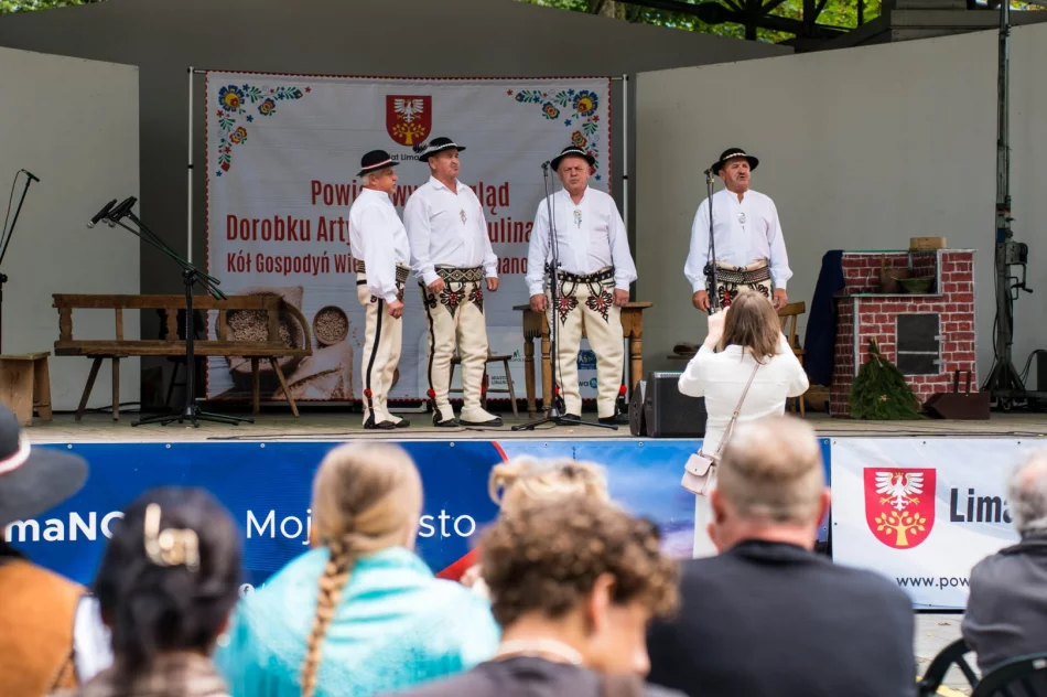 Gospodynie przedstawiły śpiew, obrzędy i lokalne smaki (ZDJĘCIA) - zdjęcie 92