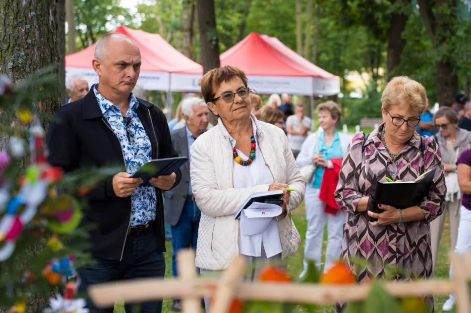 Gospodynie przedstawiły śpiew, obrzędy i lokalne smaki (ZDJĘCIA) - zdjęcie 93