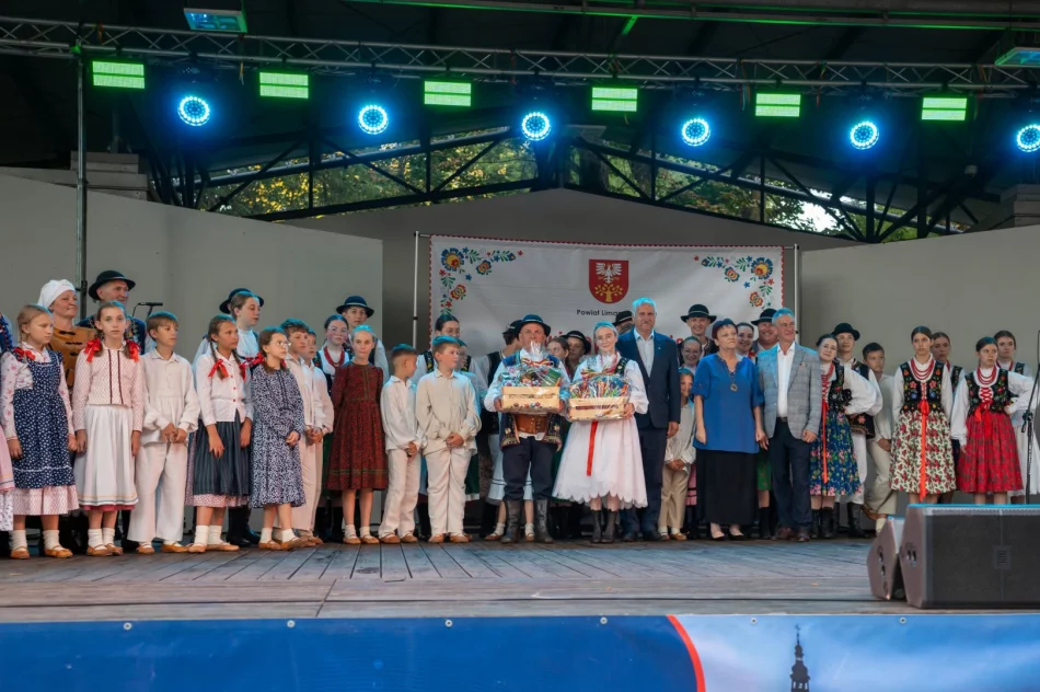 Gospodynie przedstawiły śpiew, obrzędy i lokalne smaki (ZDJĘCIA) - zdjęcie 99