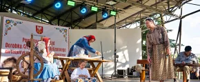 Gospodynie przedstawiły śpiew, obrzędy i lokalne smaki (ZDJĘCIA) - zdjęcie główne