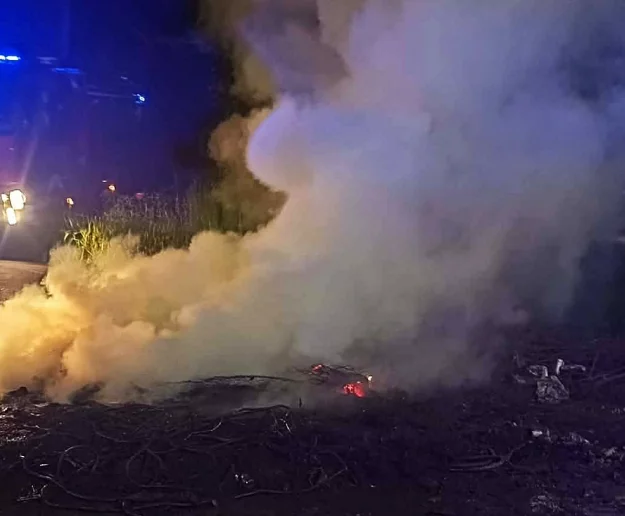 "Pożar" opon i sprzętu AGD na romskim osiedlu - zdjęcie główne