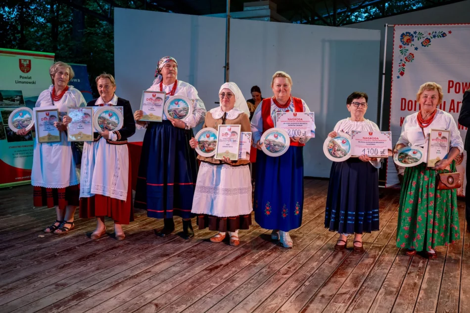 Smak, folklor i tradycja po raz 25. – w Parku Miejskim odbył się jubileuszowy Przegląd Kół Gospodyń Wiejskich - zdjęcie 3