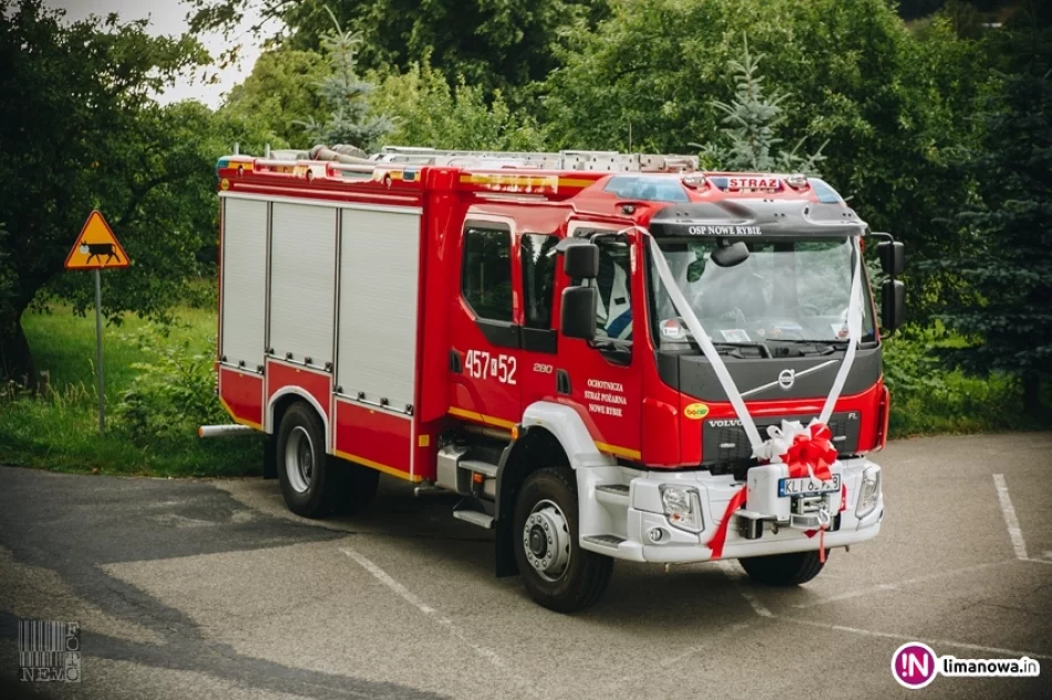 Przekazanie samochodu gaśniczego dla OSP Nowe Rybie - zdjęcie 2