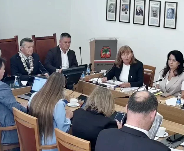 Fiasko sprzedaży, dotacje do zwrotu - dług wzrośnie nawet o 15,5 mln zł. "Bierzemy kredyt albo po nas" - zdjęcie główne