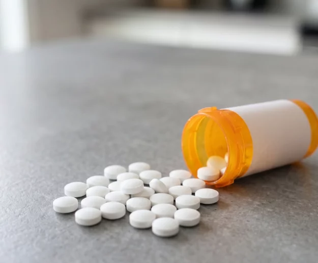 Handel fentanylem, nielegalna amunicja. Akt oskarżenia wobec Konrada K. - zdjęcie główne