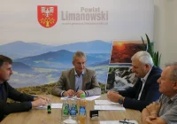 Chodniki i przejścia przy drodze powiatowej - zdjęcie główne