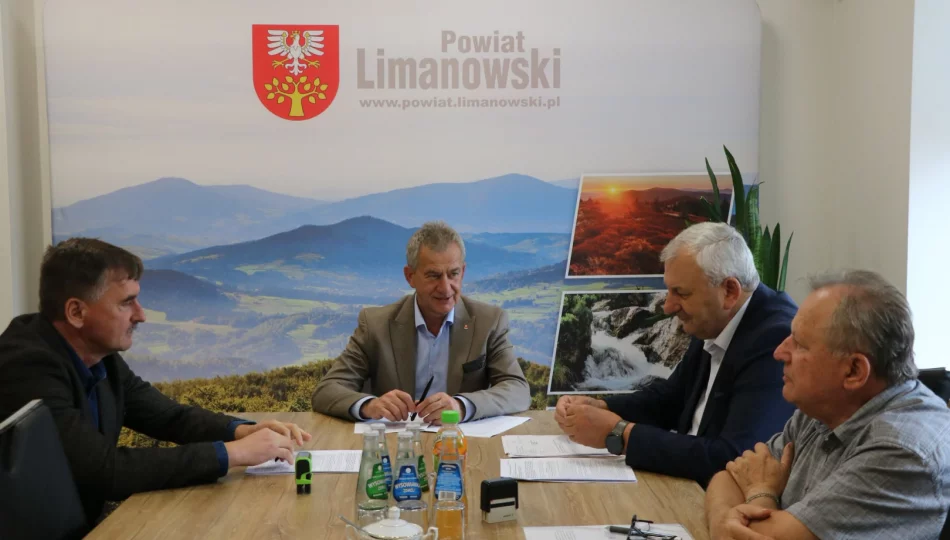 Chodniki i przejścia przy drodze powiatowej - zdjęcie 1