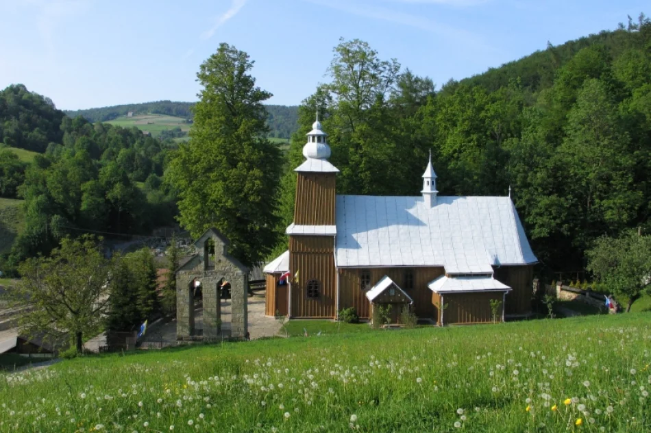 Barokowe wnętrze zabytkowej świątyni i... drewniana sukienka - zdjęcie 6