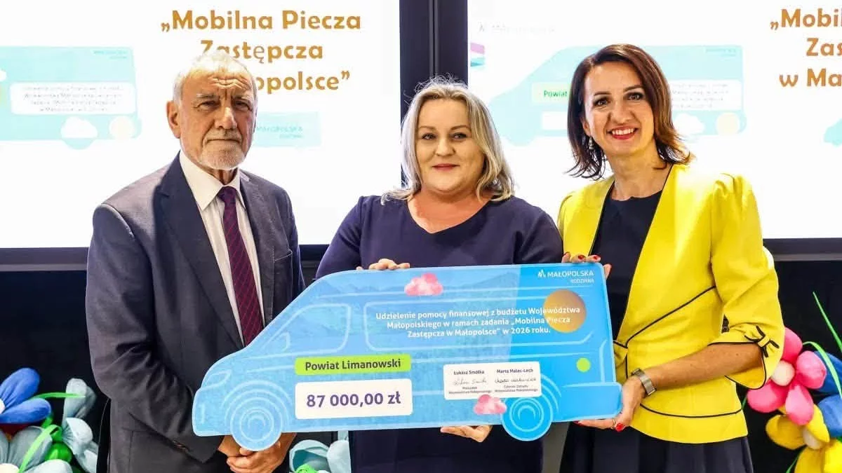 Wręczenie symbolicznych gwarancji wsparcia finansowego dla przedstawicieli małopolskich powiatów